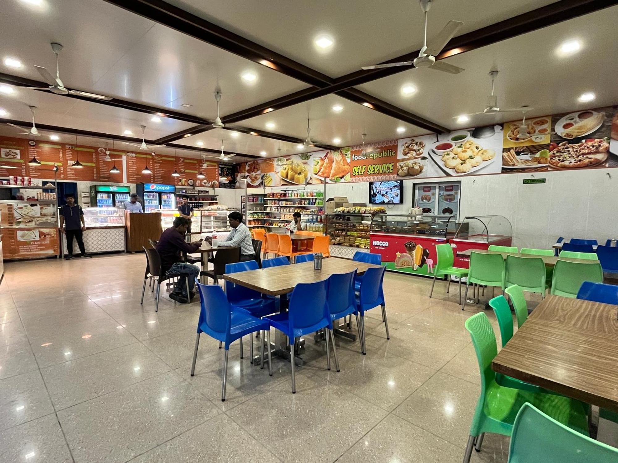 Hotel Grand Darshan วาโดดารา ภายนอก รูปภาพ