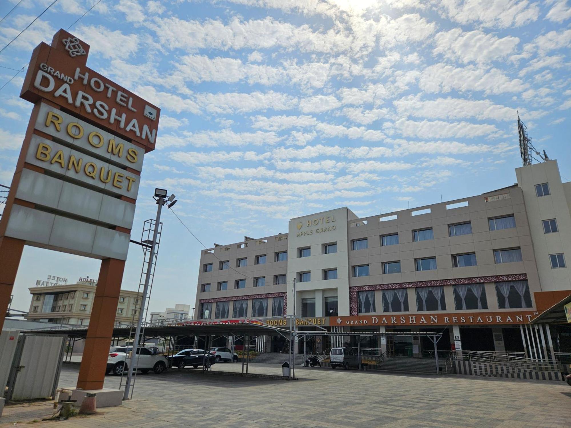 Hotel Grand Darshan วาโดดารา ภายนอก รูปภาพ