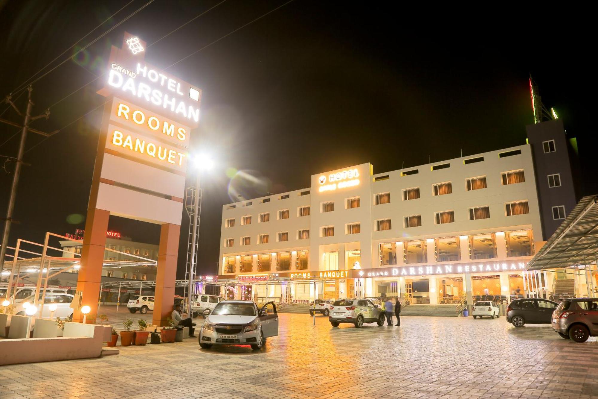 Hotel Grand Darshan วาโดดารา ภายนอก รูปภาพ